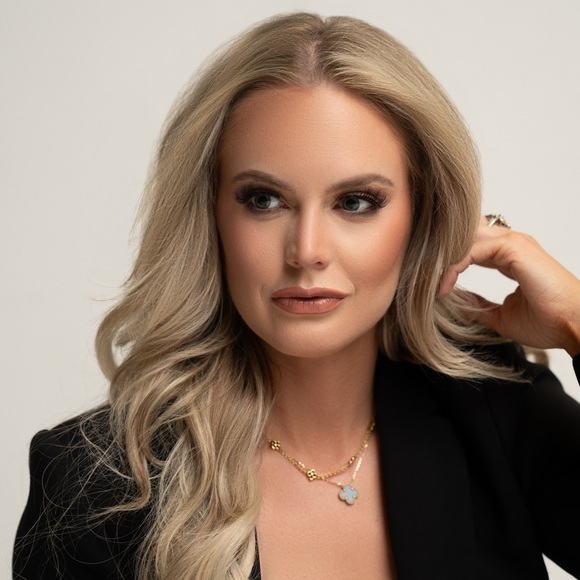 Meet your Posher, Whitney - Picture 1 of 1